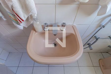 Casa à venda com 240m², 5 quartos e 3 vagas Casa à venda com 240m², 5 quartos e 3 vagasCasa 2 - Banheiro