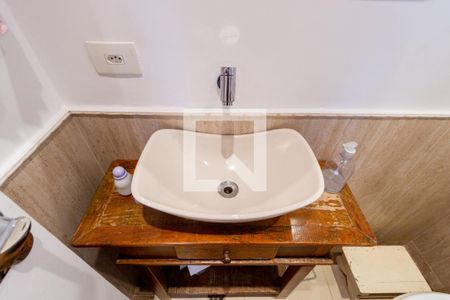 Casa à venda com 240m², 5 quartos e 3 vagas Casa à venda com 240m², 5 quartos e 3 vagasDetalhe - Lavabo