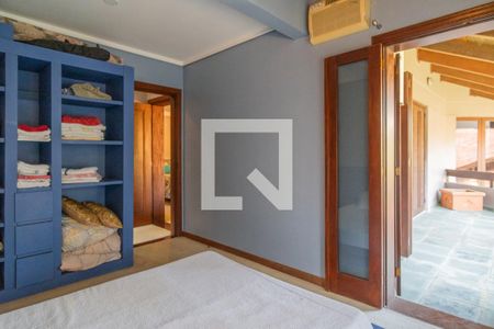 Casa de condomínio para alugar com 1400m², 8 quartos e 4 vagasQuarto 5