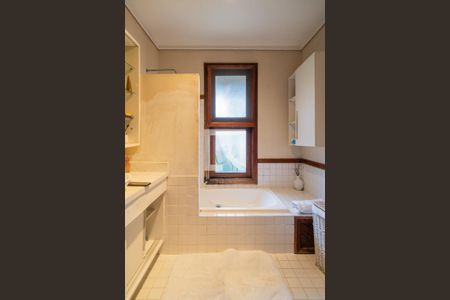 Casa de condomínio para alugar com 1400m², 8 quartos e 4 vagasBanheiro do Quarto 2