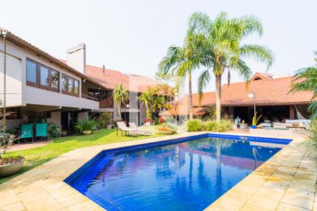 Casa de condomínio para alugar com 1400m², 8 quartos e 4 vagasPiscina