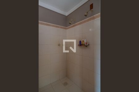 Casa de condomínio para alugar com 1400m², 8 quartos e 4 vagasBanheiro do Quarto 4