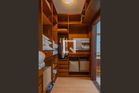 Casa de condomínio para alugar com 1400m², 8 quartos e 4 vagasQuarto 3