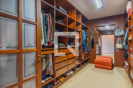Casa de condomínio para alugar com 1400m², 8 quartos e 4 vagasCloset do Quarto 4