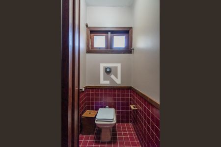 Casa de condomínio para alugar com 1400m², 8 quartos e 4 vagasBanheiro externo