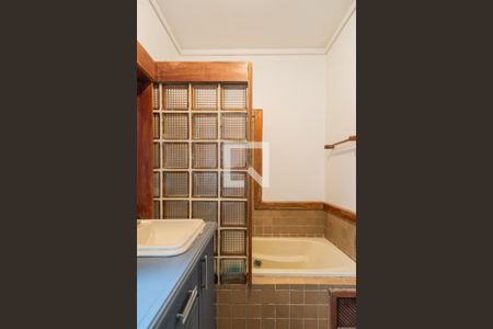 Casa de condomínio para alugar com 1400m², 8 quartos e 4 vagasBanheiro do Quarto 6