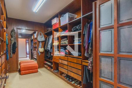 Casa de condomínio para alugar com 1400m², 8 quartos e 4 vagasCloset do Quarto 4