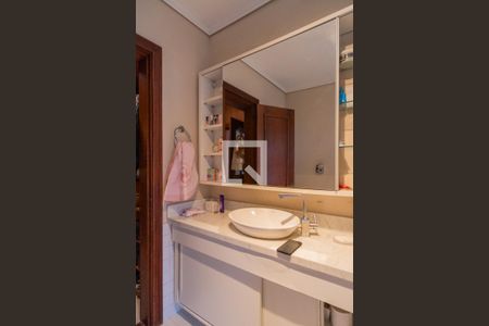 Casa de condomínio para alugar com 1400m², 8 quartos e 4 vagasBanheiro do Quarto 2