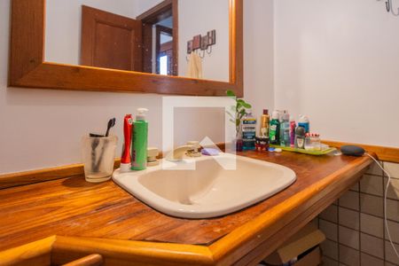 Casa de condomínio para alugar com 1400m², 8 quartos e 4 vagasBanheiro do Quarto 8