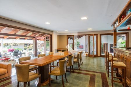 Casa de condomínio para alugar com 1400m², 8 quartos e 4 vagasÁrea comum - Salão de festas