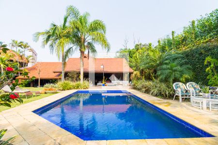Casa de condomínio para alugar com 1400m², 8 quartos e 4 vagasPiscina
