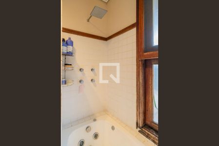 Casa de condomínio para alugar com 1400m², 8 quartos e 4 vagasBanheiro do Quarto 2