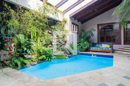 Casa de condomínio para alugar com 1400m², 8 quartos e 4 vagasPiscina Coberta