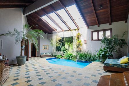 Casa de condomínio para alugar com 1400m², 8 quartos e 4 vagasPiscina Coberta