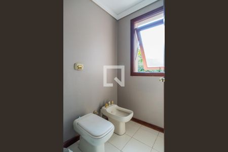 Casa de condomínio para alugar com 1400m², 8 quartos e 4 vagasBanheiro do Quarto 4