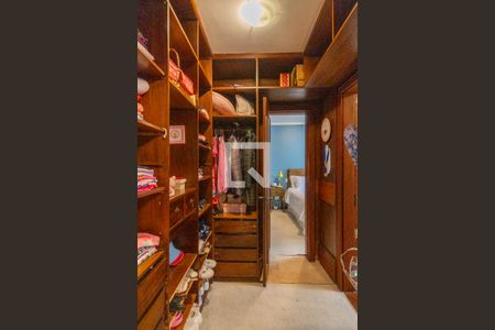 Casa de condomínio para alugar com 1400m², 8 quartos e 4 vagasQuarto 1