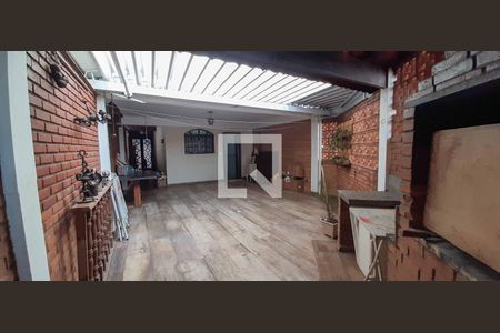 Casa à venda com 171m², 3 quartos e 2 vagas Casa à venda com 171m², 3 quartos e 2 vagasEspaço Gourmet