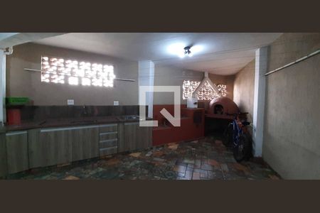 Casa à venda com 171m², 3 quartos e 2 vagas Casa à venda com 171m², 3 quartos e 2 vagasQuintal