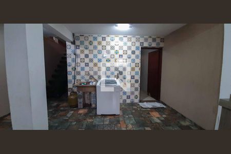 Casa à venda com 171m², 3 quartos e 2 vagas Casa à venda com 171m², 3 quartos e 2 vagasÁrea de Serviço