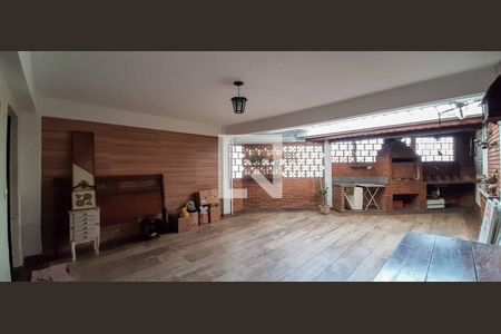 Casa à venda com 171m², 3 quartos e 2 vagas Casa à venda com 171m², 3 quartos e 2 vagasEspaço Gourmet