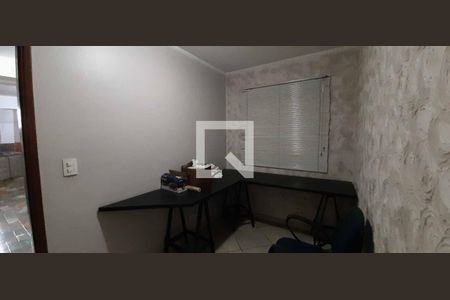 Casa à venda com 171m², 3 quartos e 2 vagas Casa à venda com 171m², 3 quartos e 2 vagasÁrea externa