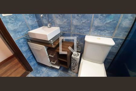 Casa à venda com 171m², 3 quartos e 2 vagas Casa à venda com 171m², 3 quartos e 2 vagasBanheiro Social