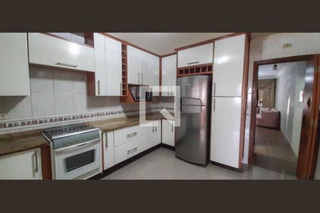 Casa à venda com 171m², 3 quartos e 2 vagas Casa à venda com 171m², 3 quartos e 2 vagasCozinha