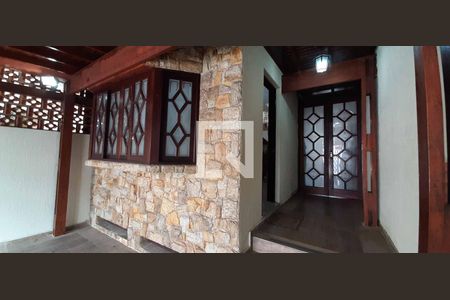 Casa à venda com 171m², 3 quartos e 2 vagas Casa à venda com 171m², 3 quartos e 2 vagasGaragem