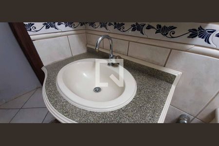 Casa à venda com 171m², 3 quartos e 2 vagas Casa à venda com 171m², 3 quartos e 2 vagasBanheiro Área externa