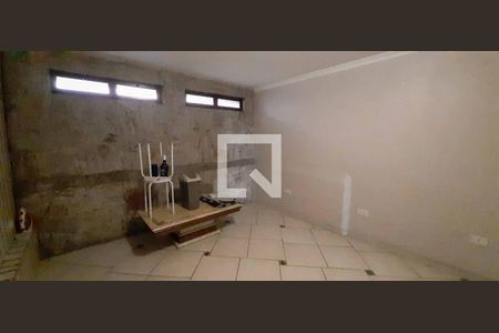 Casa à venda com 171m², 3 quartos e 2 vagas Casa à venda com 171m², 3 quartos e 2 vagasÁrea externa