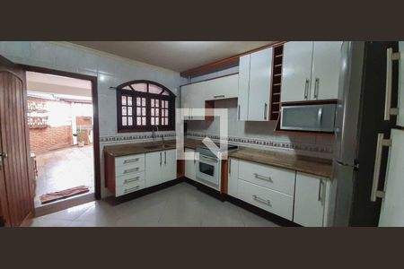 Casa à venda com 171m², 3 quartos e 2 vagas Casa à venda com 171m², 3 quartos e 2 vagasCozinha