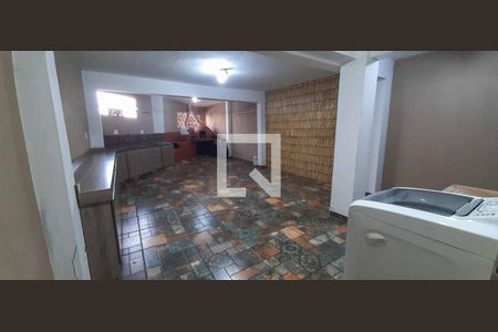 Casa à venda com 171m², 3 quartos e 2 vagas Casa à venda com 171m², 3 quartos e 2 vagasQuintal