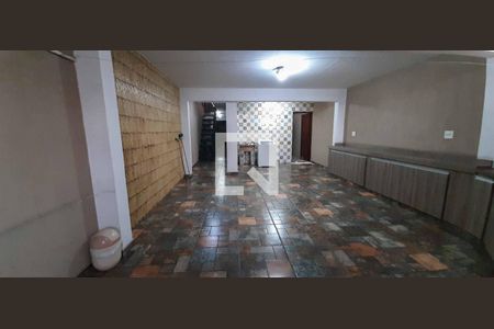 Casa à venda com 171m², 3 quartos e 2 vagas Casa à venda com 171m², 3 quartos e 2 vagasÁrea de Serviço