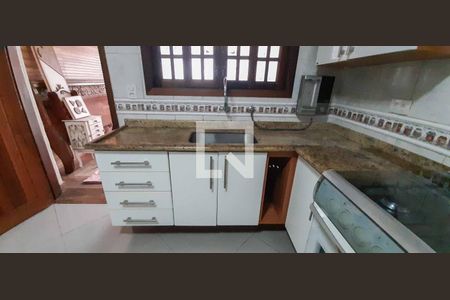 Casa à venda com 171m², 3 quartos e 2 vagas Casa à venda com 171m², 3 quartos e 2 vagasCozinha