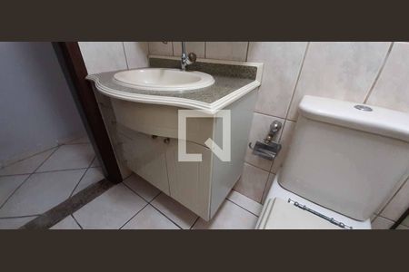 Casa à venda com 171m², 3 quartos e 2 vagas Casa à venda com 171m², 3 quartos e 2 vagasBanheiro Área externa