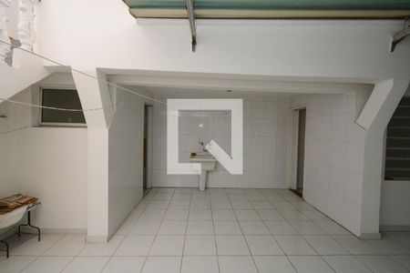 Casa para alugar com 164m², 2 quartos e 3 vagas Casa para alugar com 164m², 2 quartos e 3 vagasQuintal