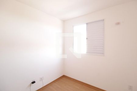 Quarto 2 de apartamento para alugar com 2 quartos, 50m² em Jardim Patricia, Uberlândia
