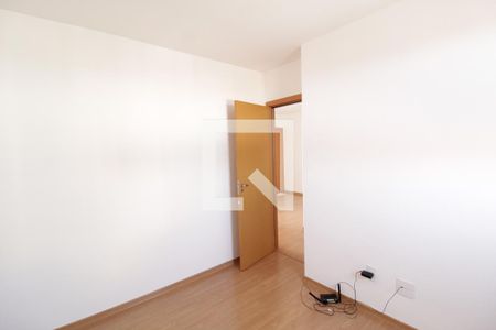 Quarto 2 de apartamento para alugar com 2 quartos, 50m² em Jardim Patricia, Uberlândia