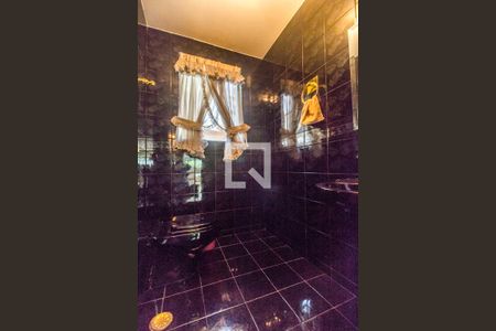 Casa de condomínio à venda com 651m², 4 quartos e 6 vagasLavabo