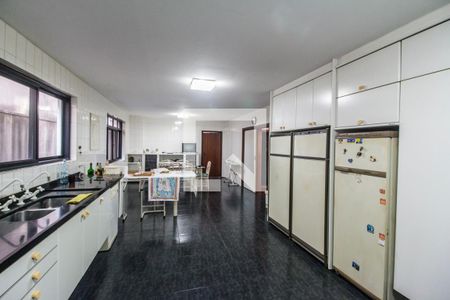 Casa de condomínio à venda com 651m², 4 quartos e 6 vagasCozinha