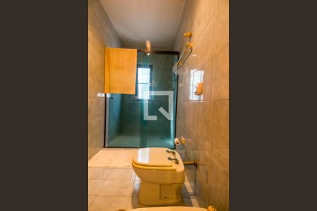 Casa de condomínio à venda com 651m², 4 quartos e 6 vagasBanheiro da Suíte 2