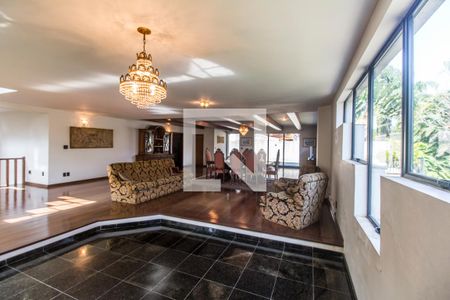 Casa de condomínio à venda com 651m², 4 quartos e 6 vagasSala