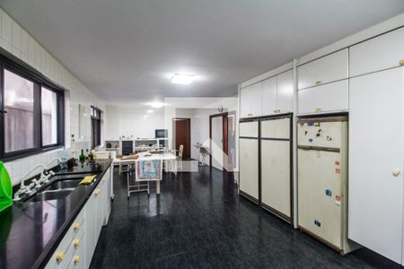 Casa de condomínio à venda com 651m², 4 quartos e 6 vagasCozinha