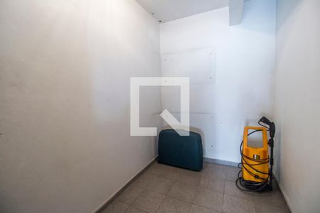 Casa de condomínio à venda com 651m², 4 quartos e 6 vagasAdega