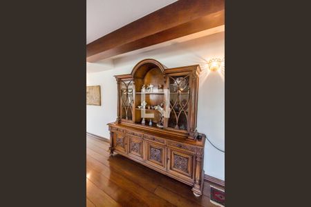 Casa de condomínio à venda com 651m², 4 quartos e 6 vagasDetalhe Sala