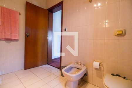 Casa de condomínio à venda com 651m², 4 quartos e 6 vagasBanheiro