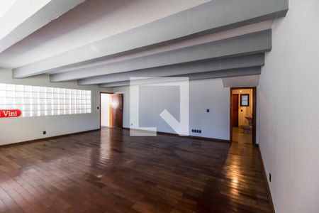 Casa de condomínio à venda com 651m², 4 quartos e 6 vagasÁrea comum - Salão de festas