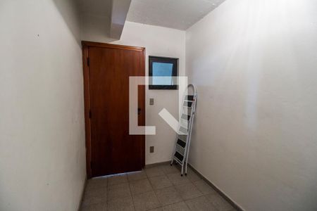 Casa de condomínio à venda com 651m², 4 quartos e 6 vagasAdega