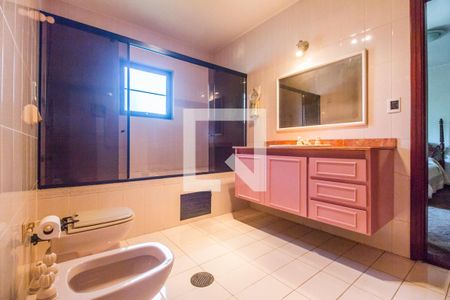 Casa de condomínio à venda com 651m², 4 quartos e 6 vagasBanheiro