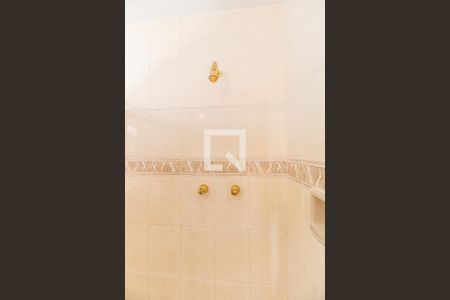 Casa de condomínio à venda com 651m², 4 quartos e 6 vagasBanheiro da Suíte 1